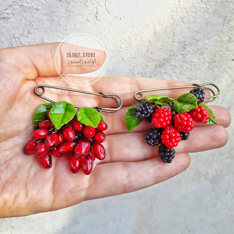 سنجاق سینه یلدایی